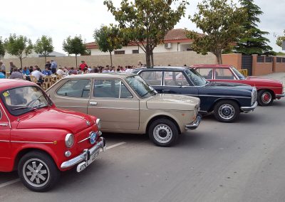 Trobada de vehicles clàssics a Golmés, maig de 2016