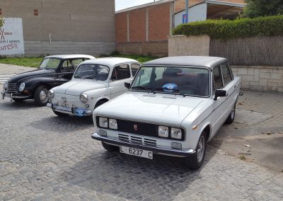 Trobada de vehicles clàssics a Golmés, maig de 2016